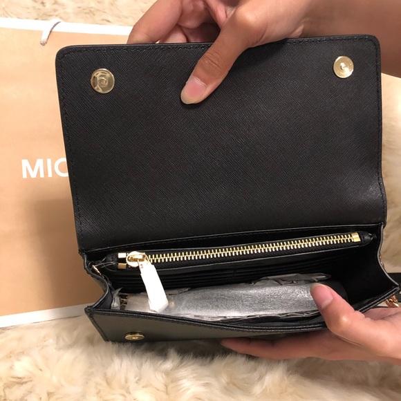 Michael Kors 3-in-1 Crossbody with Removable Pouch - Picture 7 of 10